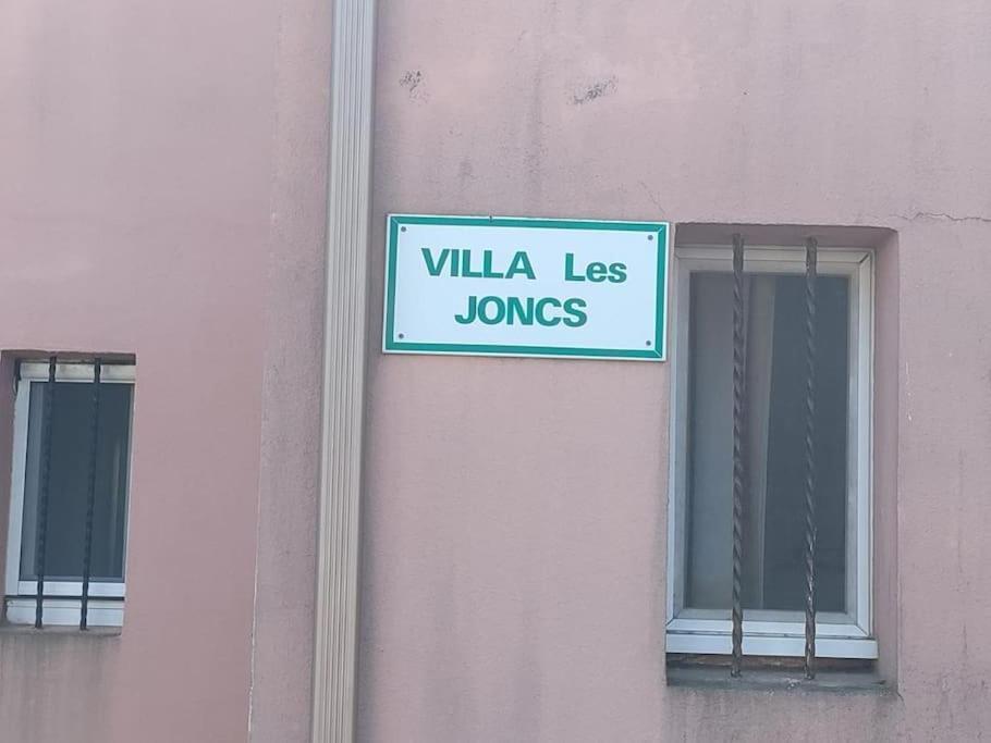 Au Cap D'agde Dans Les Pinedes *