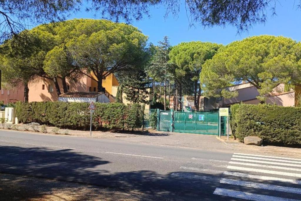 Au Cap D'agde Dans Les Pinedes Agde